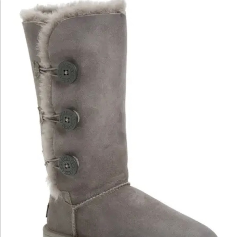 American Eagle Fuzzy Boots, Gray, Size 9